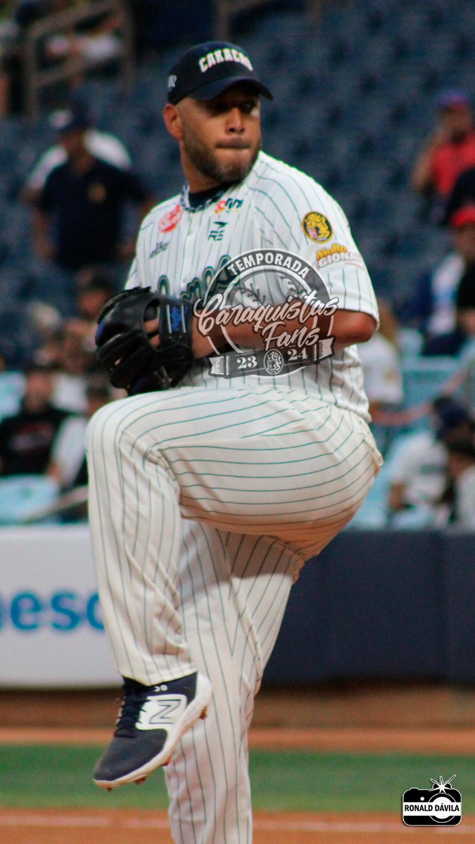caraquistasfans's tweet photo. Round 1: Caracas - Magallanes
Primer choque de los eternos rivales esta noche en el Monumental Simón Bolívar.

El grande liga  Albert Suarez será el encargado de subirse al morrito del monumental  @Albertsuarez822 https://t.co/RBFDT9bCj9