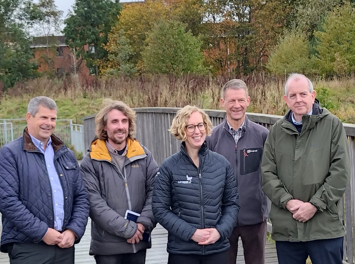 NatureScot's tweet image. 150 projects have received £30 million from the Scottish Government's #NatureRestorationFund since 2021. NatureScot Chair Colin Galbraith joined Biodiversity Minister @lornaslater at the Pentlands to Portobello greening project today to mark the milestone. nature.scot/saving-scotlan…