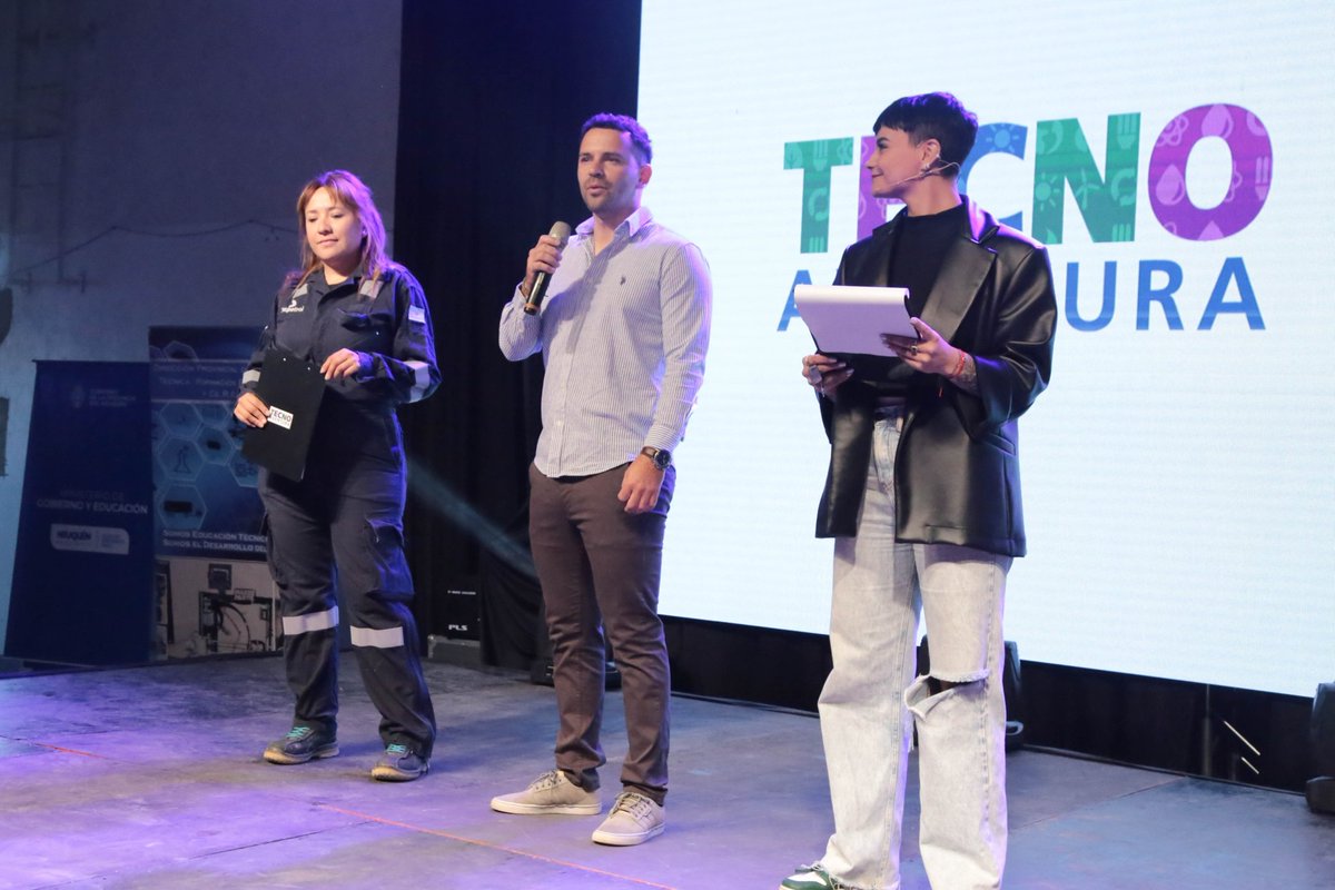 RFlutsch's tweet photo. El vocal del CPE, Marcelo Villar, la directora de Convenios Interinstitucionales, Natalia Arévalo y parte del equipo de Educación Técnica acompañaron a las escuelas presentes, en una jornada que busca acercar propuestas vinculadas a fortalecer la elección vocacional. https://t.co/M46JxOAnG7