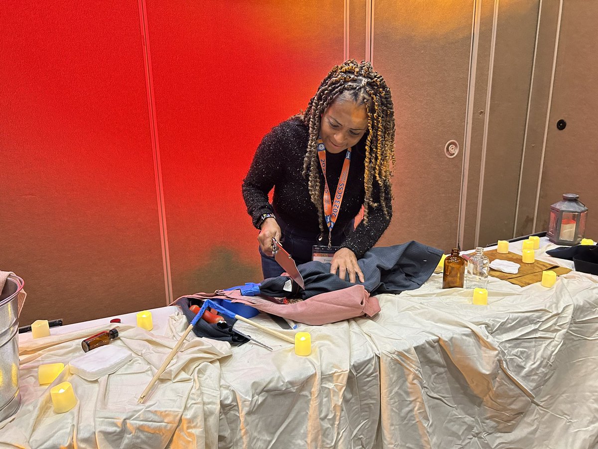 miss_y_vonne's tweet photo. I became a doctor on a Civil War battlefield today thanks to this immersive opportunity! Thank you Nic and Kelly! #GCSS2023 @Cobb_SS @ECMSprincipal @M_Mohorn @mccabe_teaches @CobbVisualArts @ARTwithJessica https://t.co/HRIxO8Ds8x