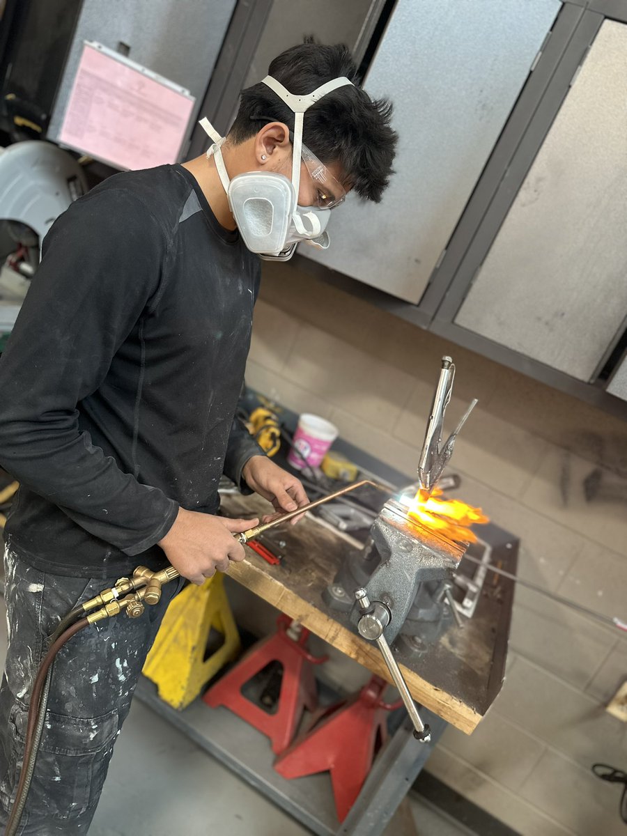 One week from tomorrow, the application window to apply to Edison, closes! Apply today to one of our 16 different career and technology education programs. Students leave with a certification and license. 

docs.google.com/document/d/1CE…

 <a href="/MCPS/">MCPS</a> #CTE #highschool #moco #mcps #ApplyNow