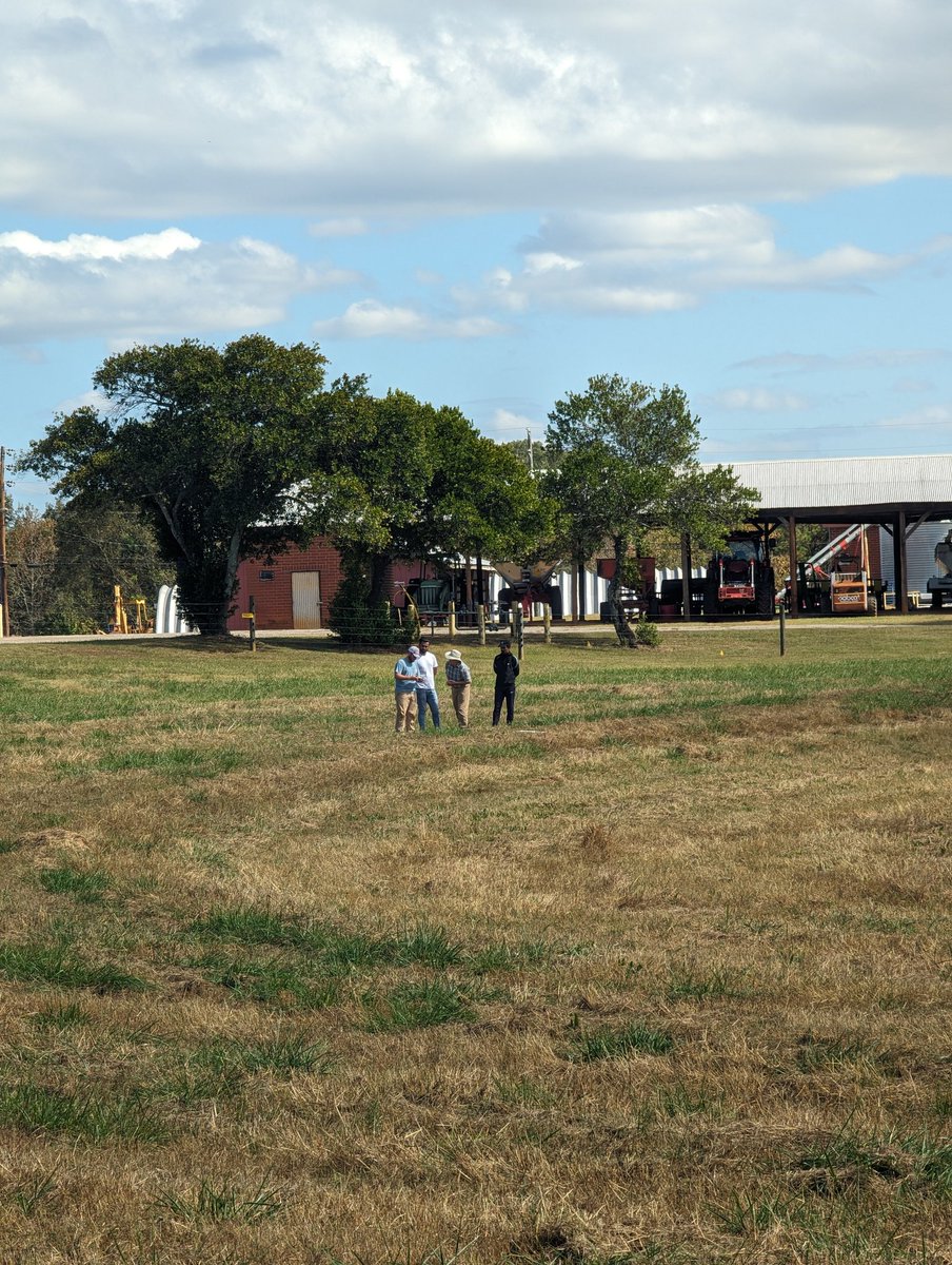 Yesterday students from all 3 <a href="/universityofga/">UGA</a>  campuses taking the #UAV Technology class had a fun lab day in the field to practice their flying skills. They also learned the applications of GNSS and the importance of using GCPs. 🧑‍🏫