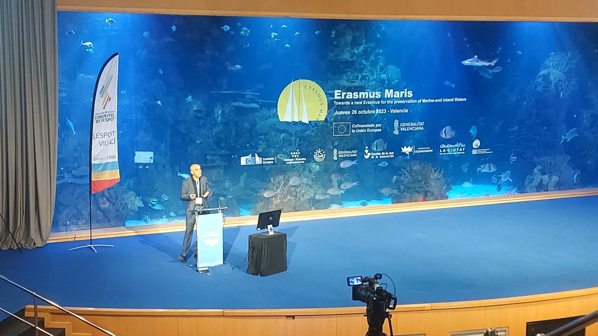 EuCitSci's tweet photo. With #RaiseCS, we are excited to be part of the kick-off conference of the #ErasmusMaris initiative, in the #Oceanographic @cityartsscience in Valencia.

Join us in this journey towards a new #Erasmus for the preservation of #marine and #inland waters. https://t.co/W9Hs37cg1K