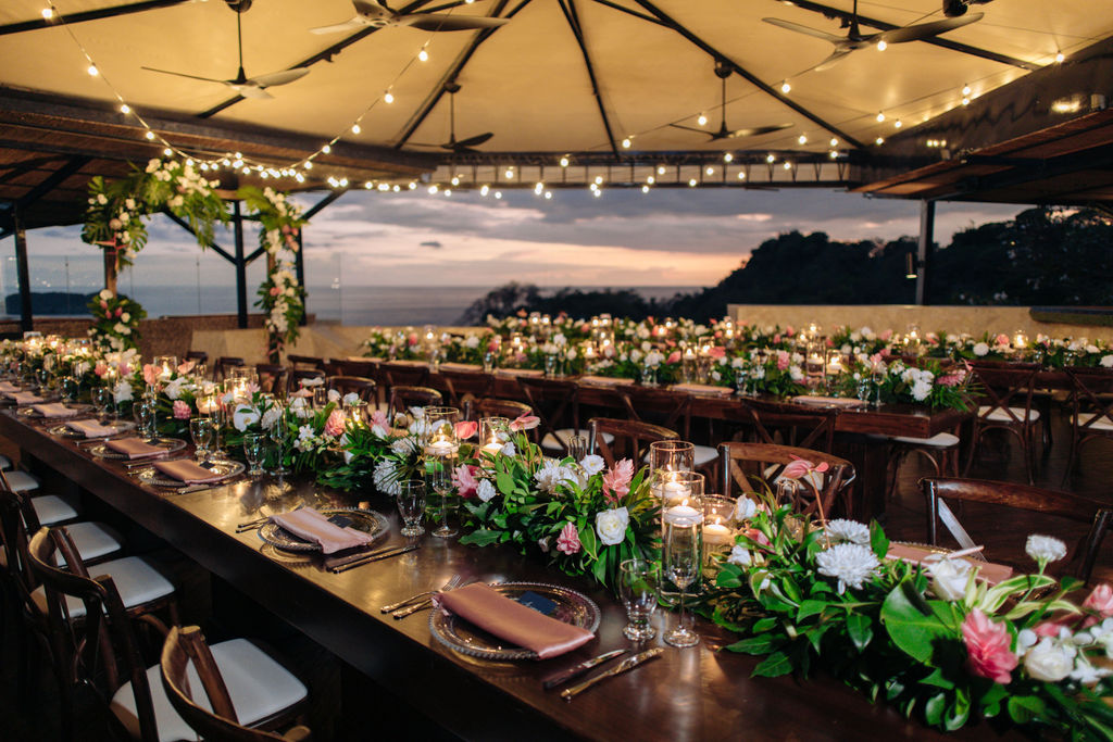 Sunset receptions at the stunning @villapuntodevista. 🤩
It's no wonder this is one of our top venues in Puntarenas.
•
•
•
Captured by: @jonathanyonkersphotography
#costaricaweddingplanner #costaricaweddings #CostaRica #DestinationWeddingCostaRica #Destination...