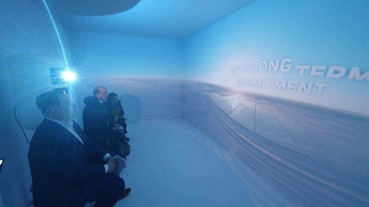 ACCIONAEnergia's tweet photo. Thanks Greek Ambassador to the Netherlands, MSN Caterina Ghini, for visiting us at RE - Source and had the opportinity to experience the inmersive cinema room at our stand 📹 #RESource2023 https://t.co/UmTZsKF8jo