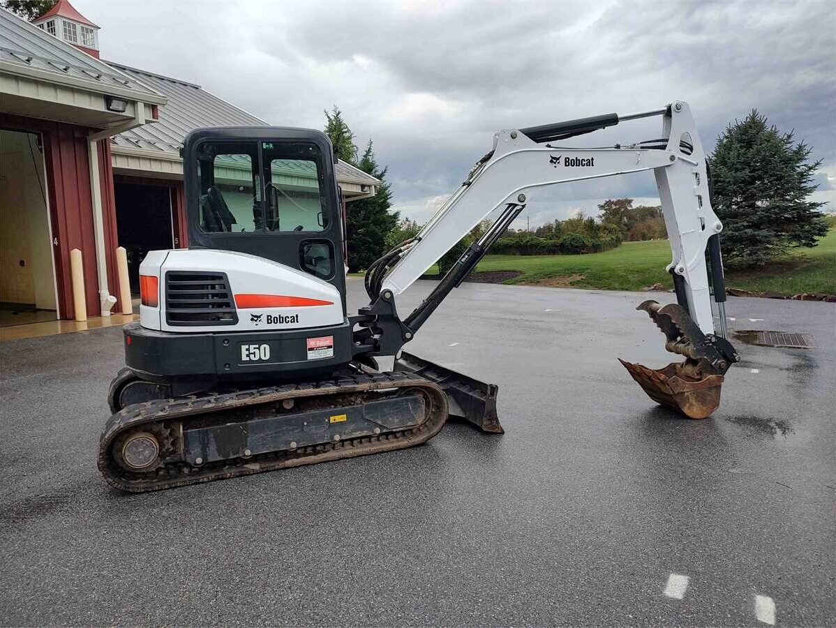 municibid's tweet image. East Bradford Township presents a unique opportunity to own the 2017 #Bobcat #Toolcat 5600 and the 2011 Bobcat #MiniExcavator E50. These dependable #machines are ready for action. Don&apos;t miss out, explore here: mbid.us/46S7f2W

#heavyequipmentforsale #contruction #auction