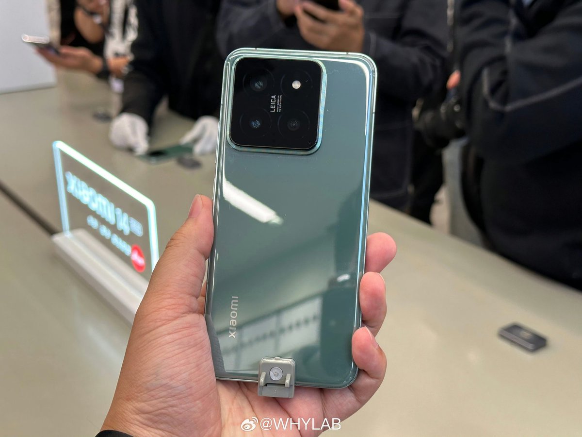 ShishirShelke1's tweet image. Xiaomi 14 all colors hands on!

✅ Rock Green
✅ White
✅ Snow Mountain Pink
✅ Black

Which one is your favourite? 👀