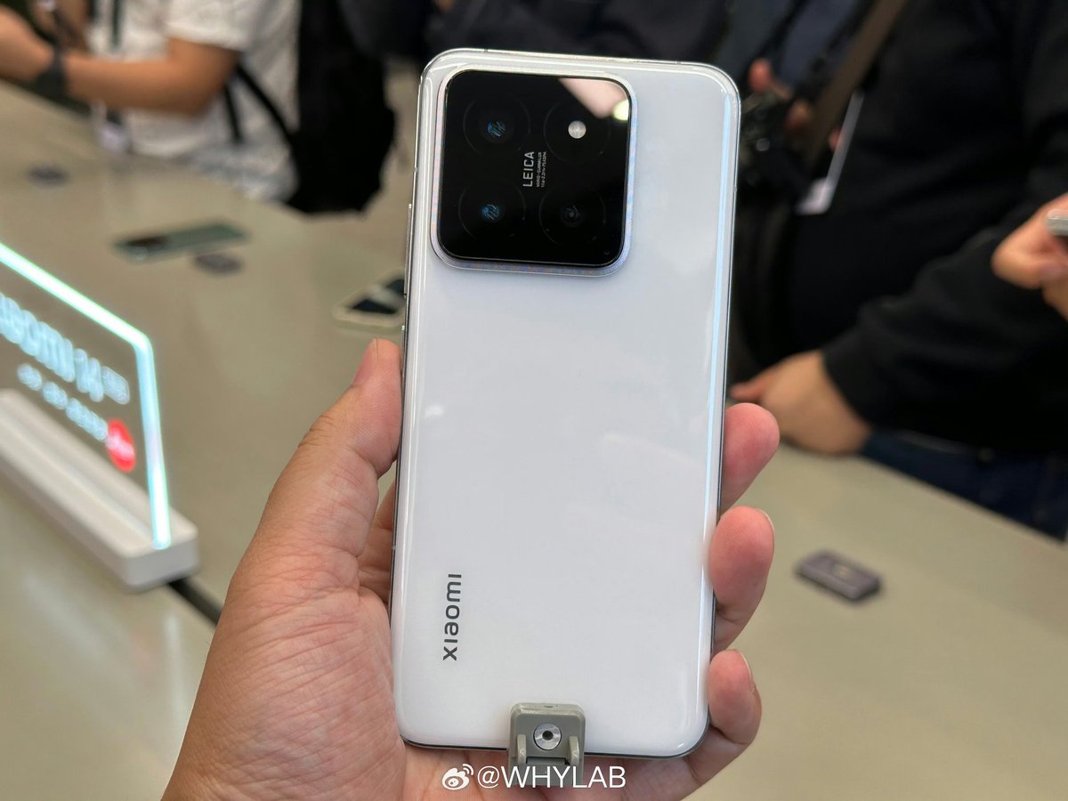 ShishirShelke1's tweet image. Xiaomi 14 all colors hands on!

✅ Rock Green
✅ White
✅ Snow Mountain Pink
✅ Black

Which one is your favourite? 👀