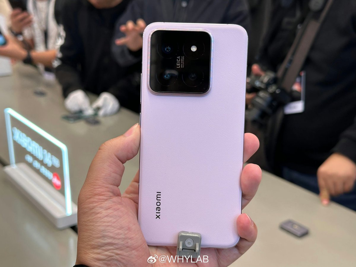 ShishirShelke1's tweet image. Xiaomi 14 all colors hands on!

✅ Rock Green
✅ White
✅ Snow Mountain Pink
✅ Black

Which one is your favourite? 👀