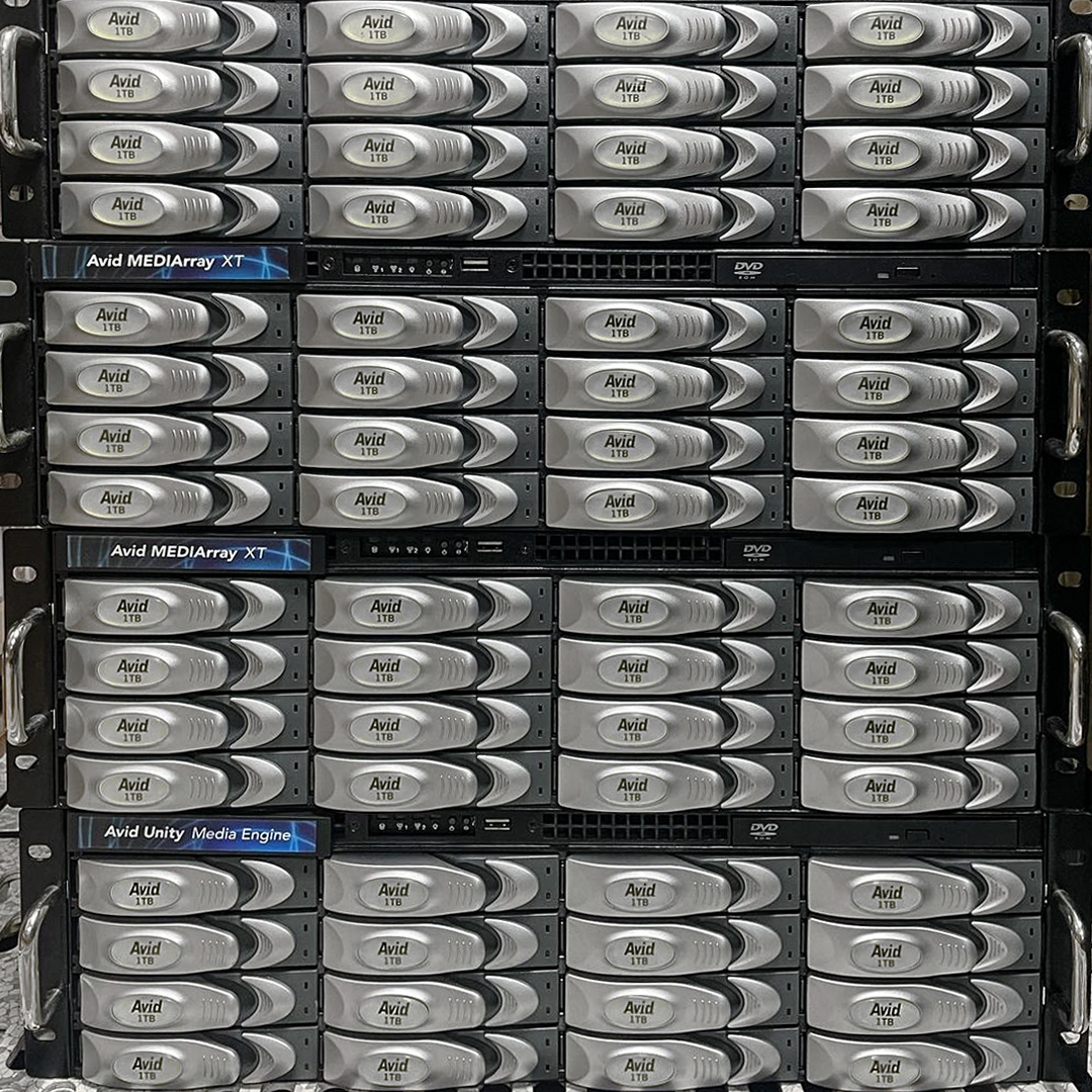 MediaComposer's tweet image. ⚡ #ThrowbackThursday: Avid Unity
📷 instagr.am/trex_techrex
▶️ avid.com/nexis

#tbt #avidunity #videoserver #throwback #avidnexis #sharedstorage #mediastorage #avid