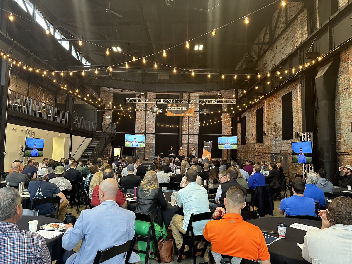 BuildCIO's tweet image. Packed house for the start of the day. #Bitcoin