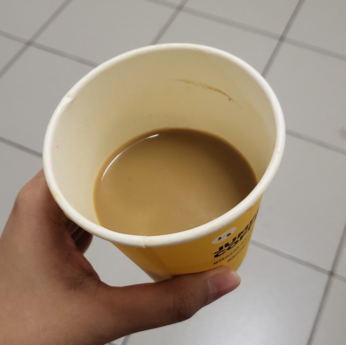 diveintomatcha's tweet photo. Padahal cuma minum kopi(+susu) segini beneran ga ngantuk sampai sekarang🥴 https://t.co/lzrEdRHoZf