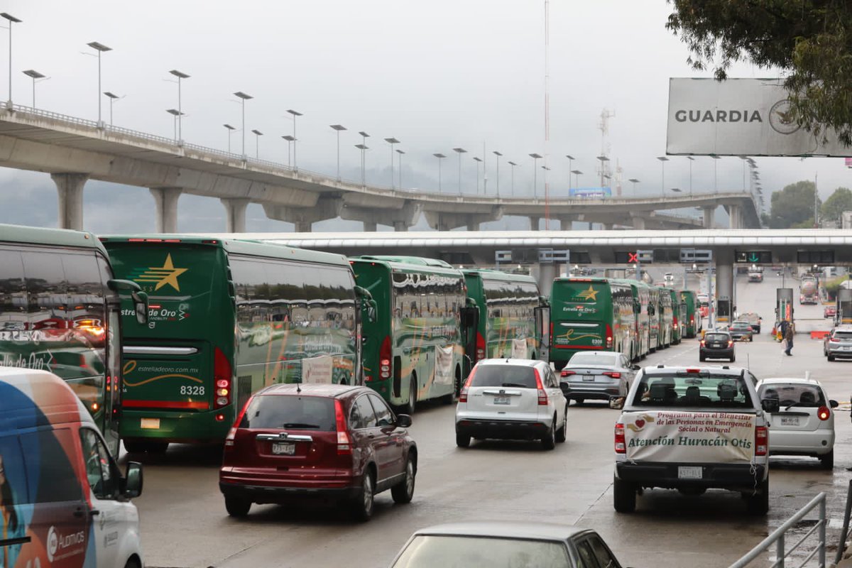 Por instrucciones del presidente <a href="/lopezobrador_/">Andrés Manuel</a> estamos camino al estado de #Guerrero para implementar un censo de afectaciones a personas, viviendas, cosechas y comercios derivados del Huracán "OTIS". 

Llegaremos mil Servidores de la Nación comprometidos de la #CDMX y de