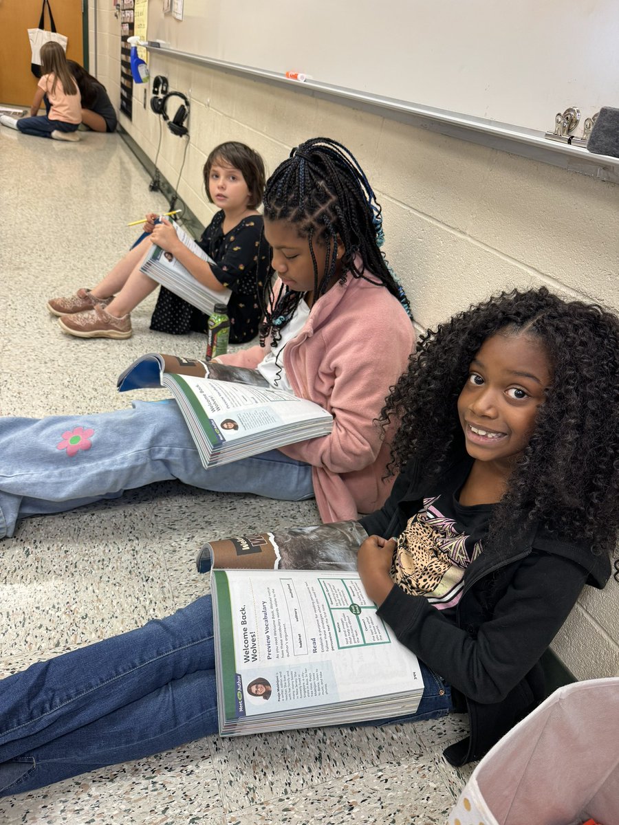 mremustangs's tweet photo. Third graders are reading grade level text from their Savvas reading book and comparing / contrasting two stories in their reading groups! @mc_garvin @DrForehand @brantleyteacher @juliesteele123 #FirstClassLeaders https://t.co/DheB5n51tj