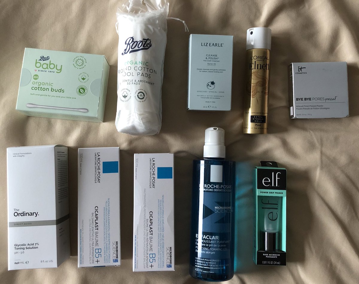 voguevivant's tweet photo. 6am sweaty cardio workout, 9am seminar on campus, get-my-life-together session at the coffee shop, takeout sushi for lunch + a chai latte to go, picked up some new fall candles + new sweater, pharmacy delivery, rest of the rainy day studying at home https://t.co/MBhqFK5NOJ