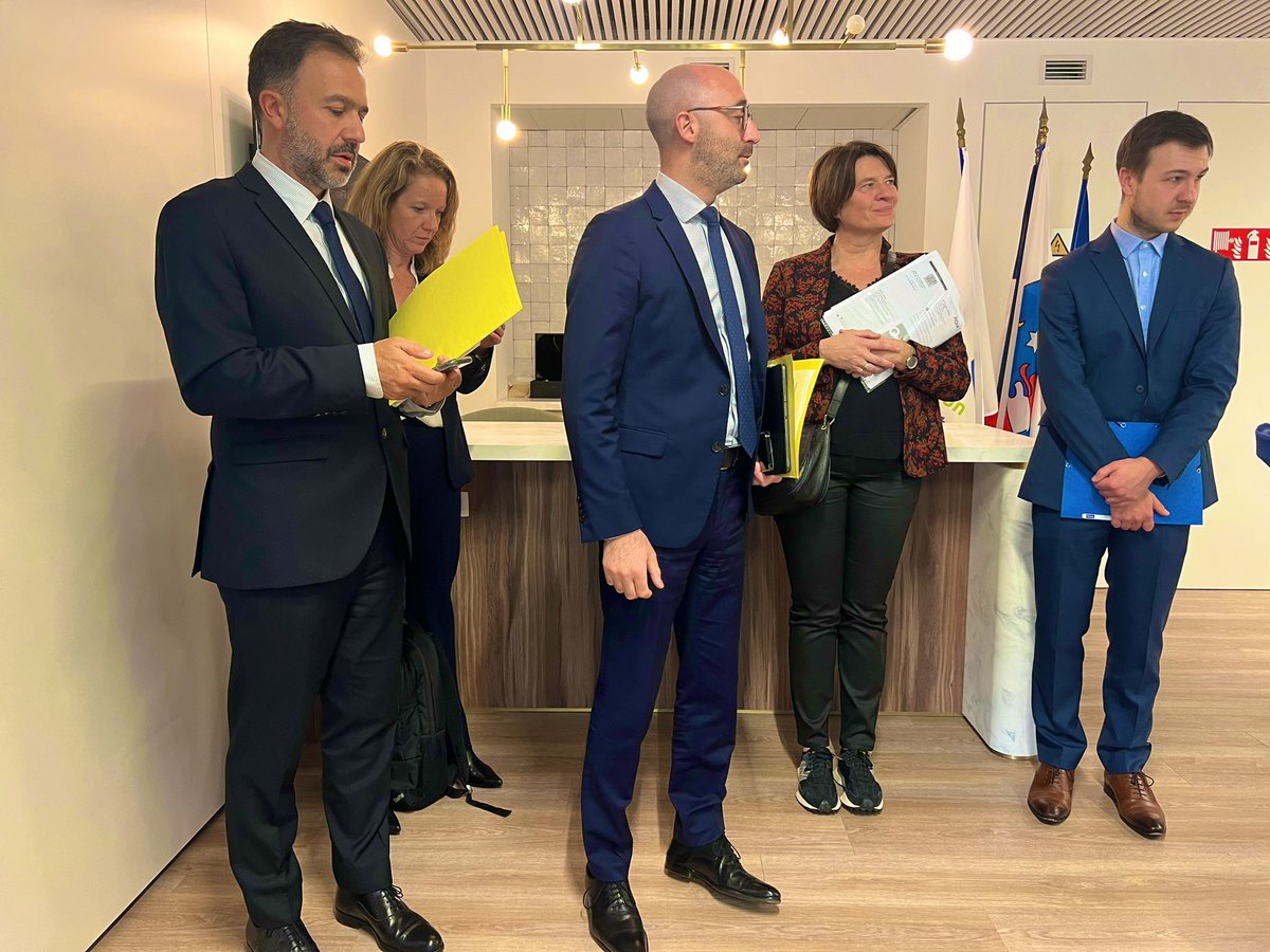 <a href="/lecadaniel/">Daniel Leca 🇪🇺🇫🇷</a> <a href="/EU_Commission/">European Commission</a> Ce déménagement confirme le rôle majeur « d’autorité de gestion » de la Région de plusieurs programmes et fonds européens pour entretenir un dialogue permanent avec <a href="/EU_Commission/">European Commission</a> en vue de poursuivre la transformation des #hautsdefrance.