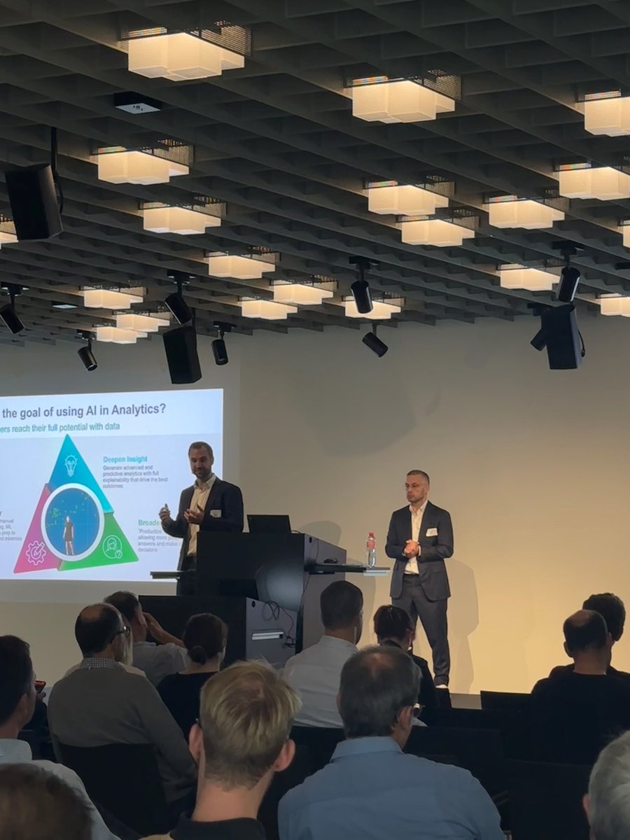 rinomentil's tweet image. More impressions from #iDID2023:
Presentation &quot;AI in Data Analytics&quot; with #Qlik and Power BI.

#Informatec #businessintelligence #bi #powerbi #talend #barc #DataMesh #LakeHouse #Keynote #DataWarehouse