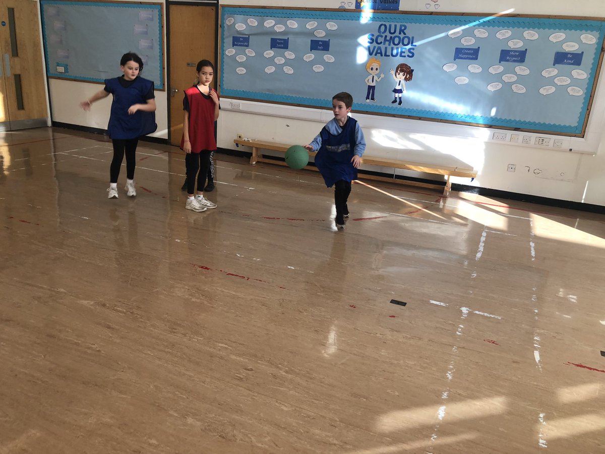 DiamondMarys's tweet photo. Primary 4 exhausted themselves during their PE lesson. Well done everyone super effort 👍🏼 https://t.co/n0fJ3QsJGb