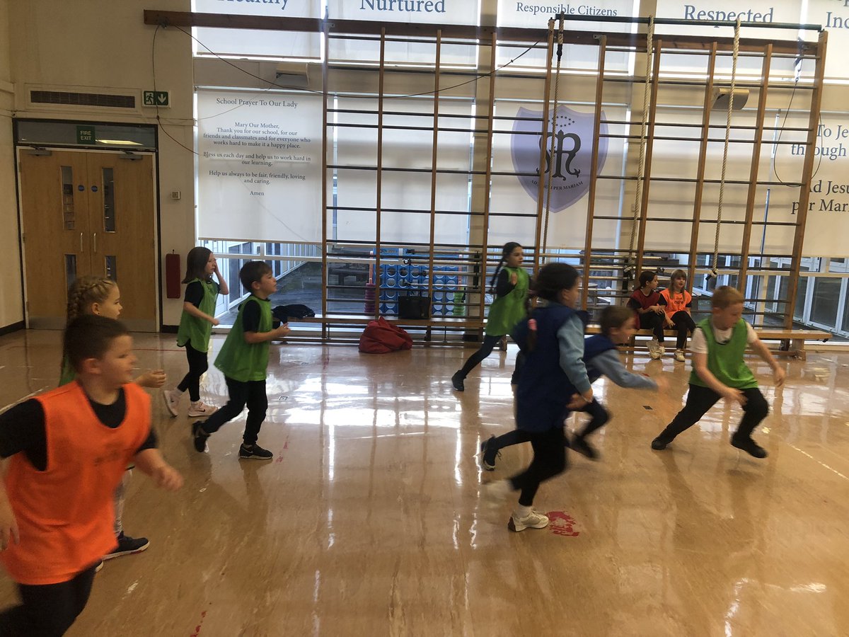 DiamondMarys's tweet photo. Primary 4 exhausted themselves during their PE lesson. Well done everyone super effort 👍🏼 https://t.co/n0fJ3QsJGb