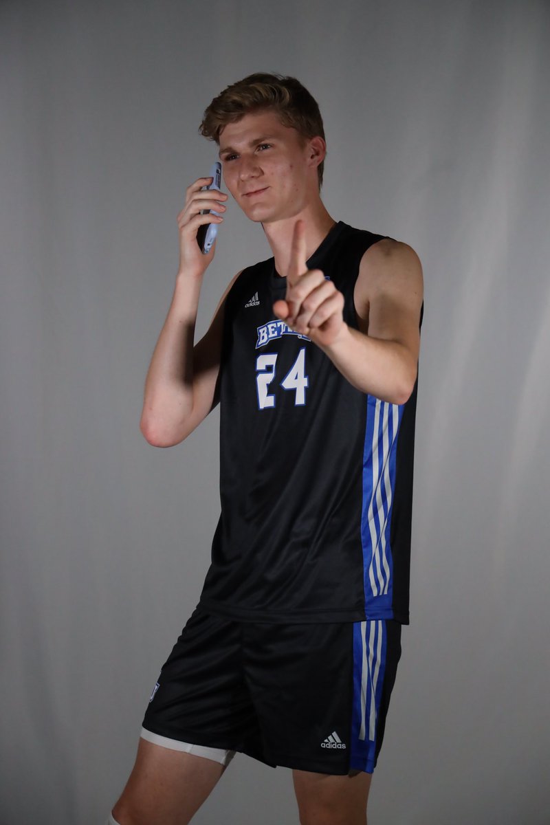 ItsJogie's tweet photo. “Sorry can’t talk, your mom is calling” https://t.co/nEJgX5ey9h