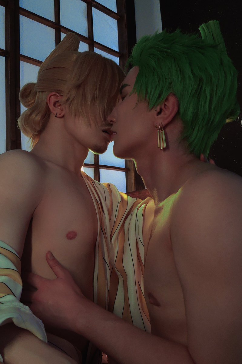 regiichi's tweet photo. @regiichi as #roronoazoro 💚
@delianlei as #vinsmokesanji 💛

#sanjicosplay #sanjivinsmoke #sanjivinsmokecosplay #zosan #SanZo #zorosanji #cosplay #coser #costest #onepiececosplay https://t.co/pi2ET1uQWg