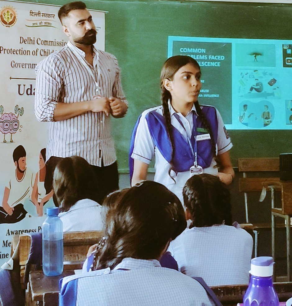 Anu_DOE's tweet image. A workshop on &apos; Building a foundation for support&apos; was organised by @DCPCR with @udayancare in SKV JJ Colony Khichripur

Students learnt about:
🔺How important it is to start a dialogue on Mental health, 
🔺How to cope with stress
🔺U-Stress &amp;amp; Distress