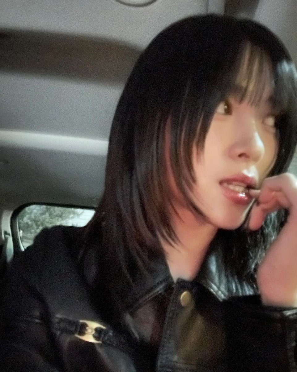 cosryujin's tweet photo. into the darkness https://t.co/Bmqviuixsr