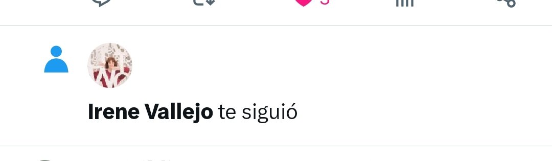 biblioteconecta's tweet photo. Llamadnos locos, pero esto es un momento muy 🔝 en la vida de #BiblioTeConecta ❤️❤️
#MomentoFan ❤️ https://t.co/7ENlTUEdim