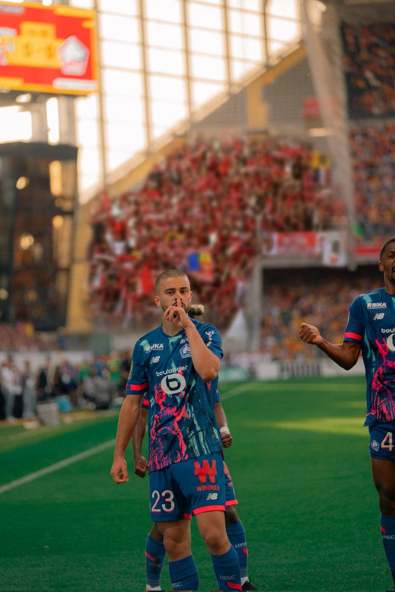 Evanrelscars's tweet photo. Je peux affirmer d'après mon avis personnel que :

- Bentaleb peut prétendre à une place de titulaire.

- Sans zhegrova offensivement on est amoindri. Ounas n'est pas bon actuellement 

- Alexsandro mérite d'être titulaire avec Yoro les autres actuellement ne sont pas au niveau https://t.co/rKyL7fHSIz