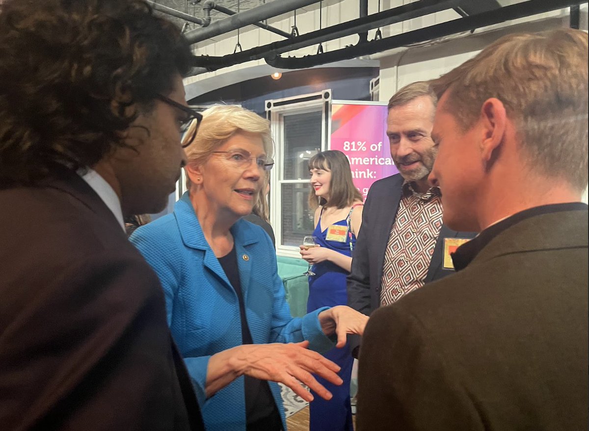 SPOTTED! <a href="/politico/">POLITICO</a> highlighted <a href="/EconomicSecProj/">Economic Security Project</a>'s  latest event: #Antimonopoly in the Age of #AI. We are honored that <a href="/SenWarren/">Elizabeth Warren</a> was able to attend and chat with the speakers and guests!