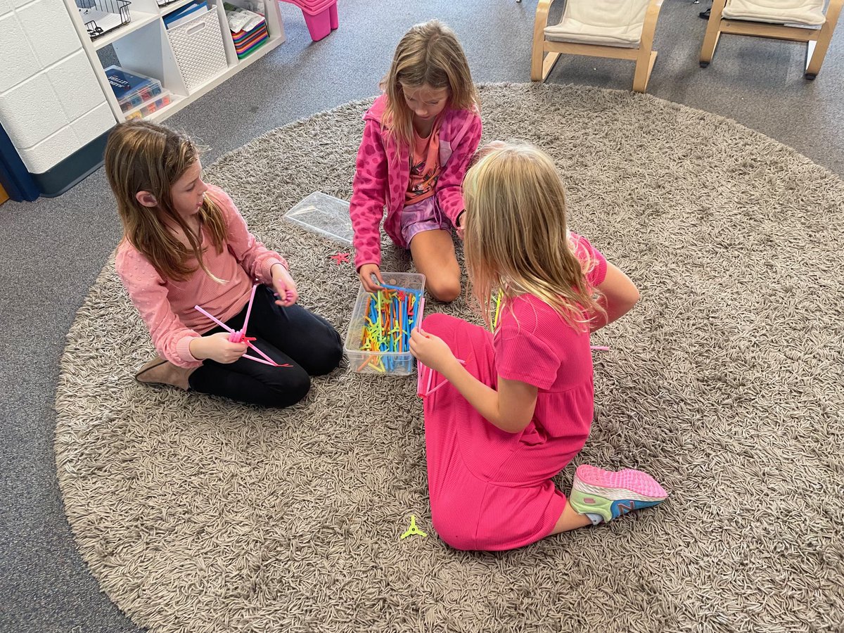 IHPrimary's tweet photo. Ms. Lakamp’s students start the day with #PlayWorkshop. We work on the 4C’s while we build, create, and design. #ihpromise #ihps_shine https://t.co/r8nwfXhREZ