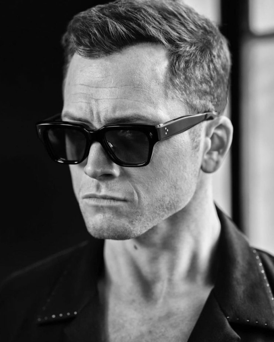 🎬 Taron Egerton is set to executive produce and star in “She Rides Shotgun”, directed by Nick Rowland.

The film follows an ex-con (played by Taron) who must protect his daughter from the enemies he made in prison.

(Source: deadline.com/2023/10/taron-…)