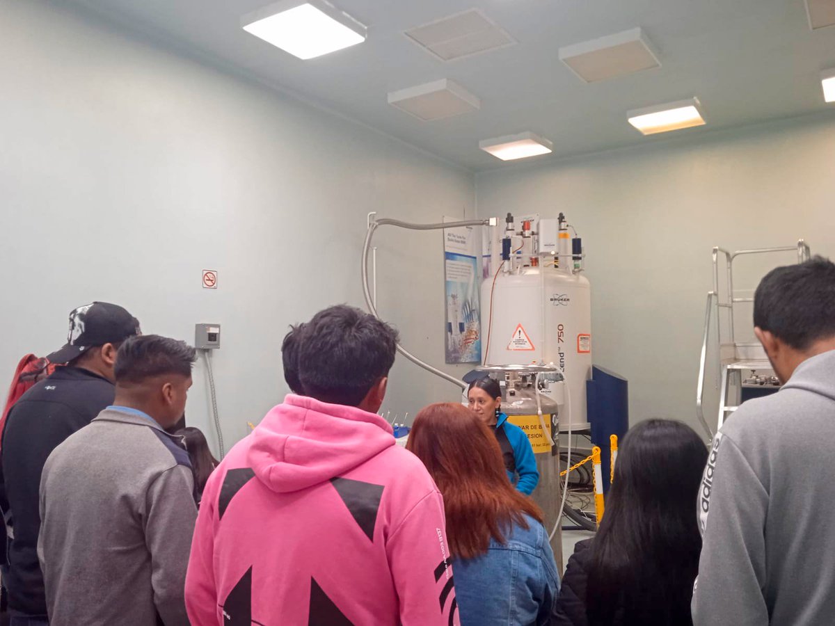 UTZin_oficial's tweet photo. Nuestros estudiantes de la carrera de Ingeniería en Nanotecnología realizaron una visita guiada a las instalaciones del Centro de Nanociencias y Micro y Nanotecnología del Instituto Politécnico Nacional para expandir sus conocimientos nanomateriales🤓
#OrgulloUtzin
#SomosUtzin https://t.co/xVC61ruw8a