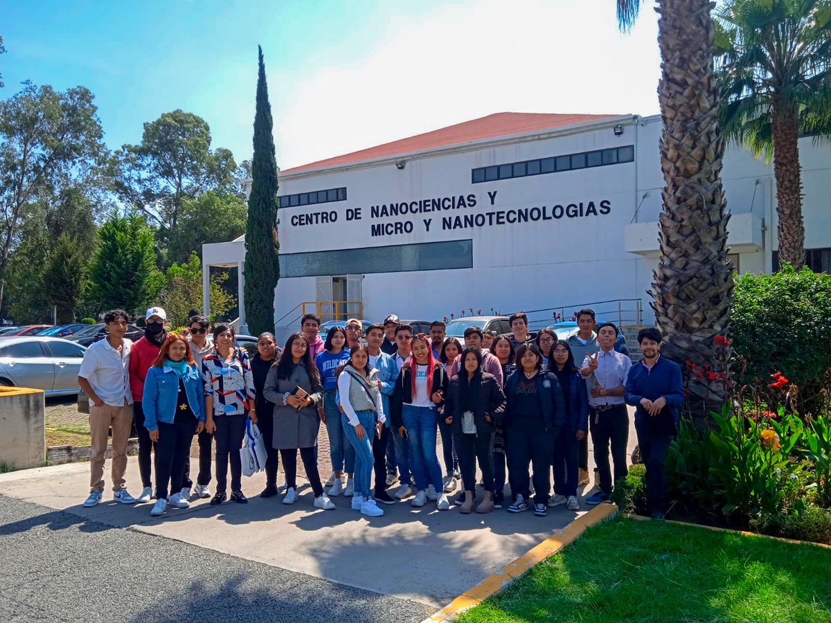 UTZin_oficial's tweet photo. Nuestros estudiantes de la carrera de Ingeniería en Nanotecnología realizaron una visita guiada a las instalaciones del Centro de Nanociencias y Micro y Nanotecnología del Instituto Politécnico Nacional para expandir sus conocimientos nanomateriales🤓
#OrgulloUtzin
#SomosUtzin https://t.co/xVC61ruw8a