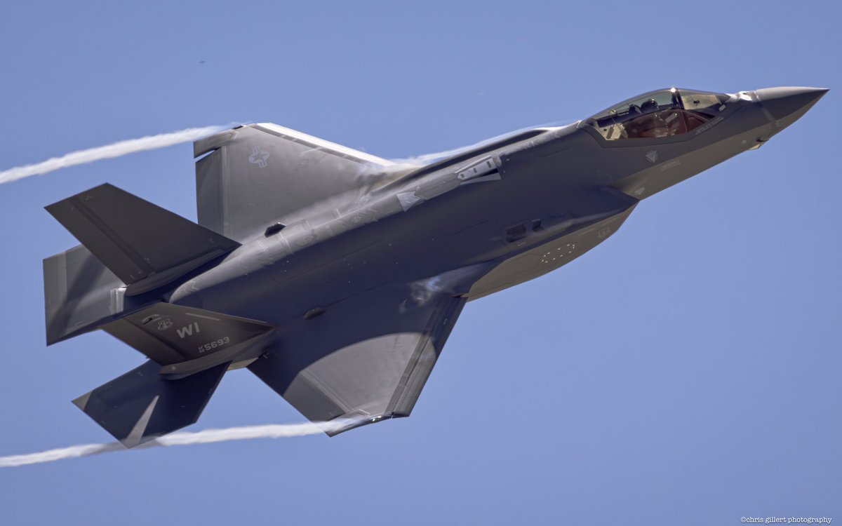 chris_gillert's tweet image. Always good to see LM doing work. #f35lightningii #lockheedmartin #jetcity #canon #canonphotography #canonofficial #canonr5 #av #avgeek #avgeeks #avgeeksassemble #aviation #aviationdaily #aviationlovers #aviationphotography