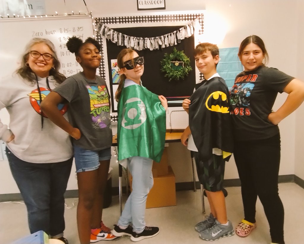MrsRandallCALT's tweet photo. Heroes stand up against drugs @Navo_DISD #RedRibbonWeek2023 #DentonDelivers https://t.co/f8E9zKgIkY