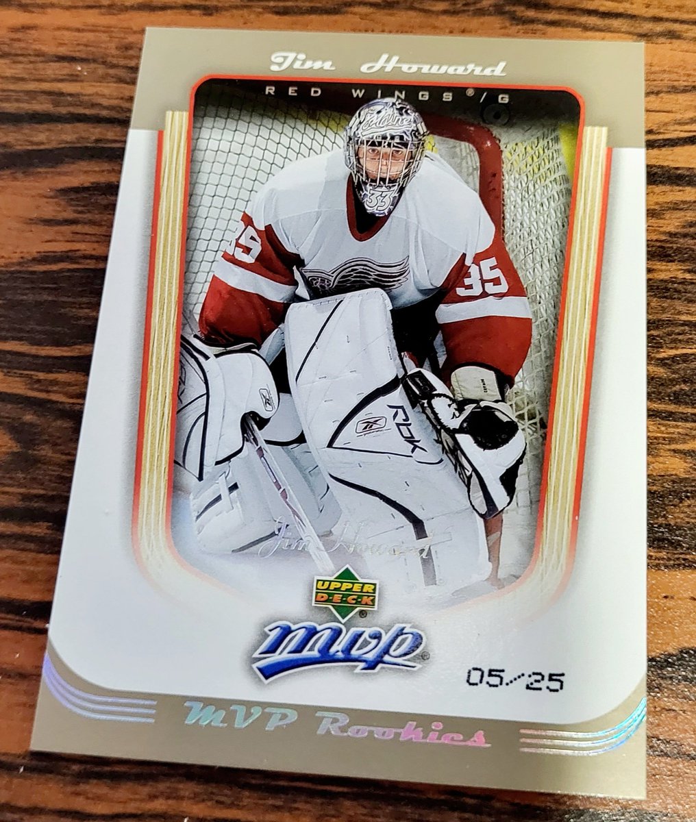 card_boarded's tweet photo. Haven't added much to my Jimmy Howard collection recently, so this was a nice surprise to find on eBay for a great price: 2005-06 MVP Platinum numbered to 25. Never thought I'd own one of these. #collect #JimmyHoward https://t.co/Y4ZiLlFAXy