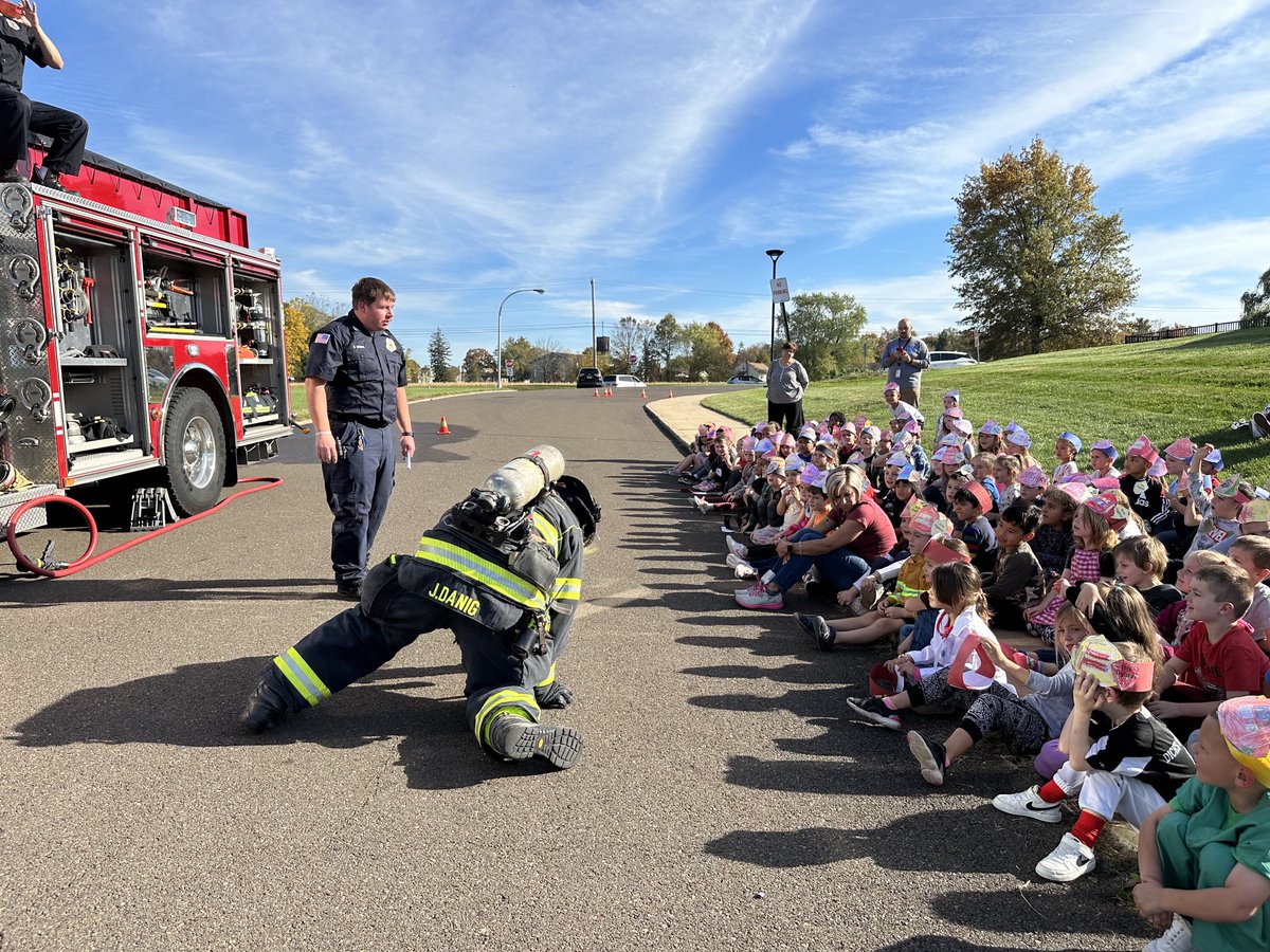 Huge thank you to ⁦<a href="/HartsvilleFC/">Hartsville Fire Co.</a>⁩ for teaching the kids all about fire safety!! ⁦<a href="/Willow_Dale_ES/">Willow Dale Elementary School</a>⁩