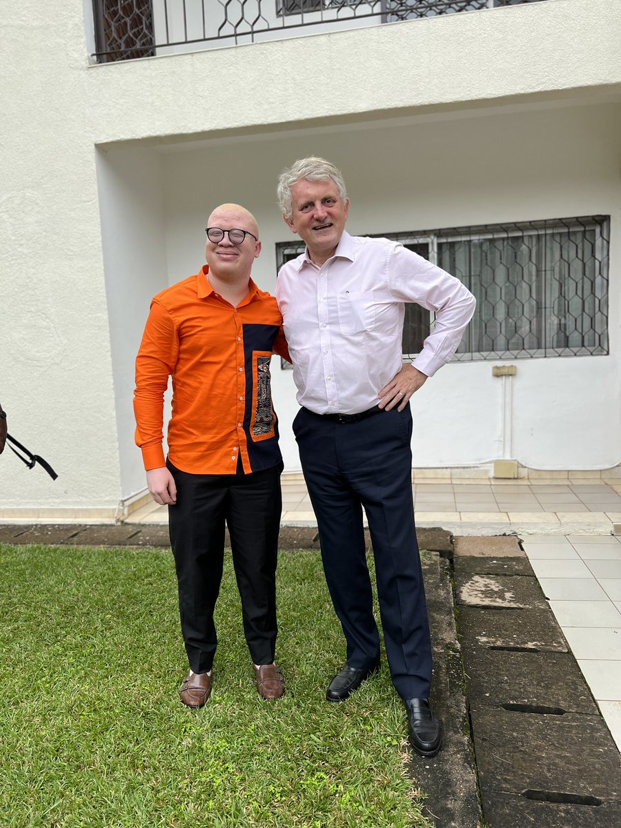 Loic_Abondo's tweet photo. Très belle opportunité offerte par M. @Jmchataigner, Ambassadeur de @UEauCameroun d’échanger sur nos métiers de créateurs de contenus et de communauté ; les difficultés et réalités locales ainsi que les thématiques propres au monde de l’influence digitale

Merci S.E et l’équipe🙏🏻 https://t.co/YbBDqTFKUe