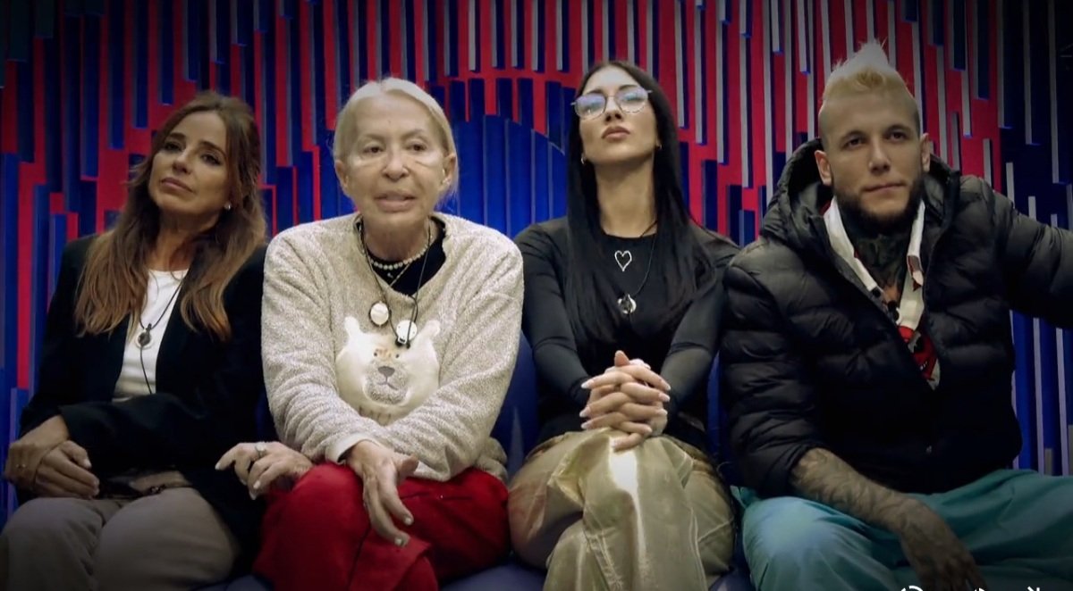 galgopuro's tweet image. La productora, la organización, la cuenta de GH han decidido que sea el Team Villanos (Team Naranja) y siempre buscarán dejarlos mal semana tras semana.

Hay que ir asimilándolo. #GHVIP26O #GHVIPGala7 

VAMOS estamos dejando que el Team Naranja cada vez sea mas fuerte.