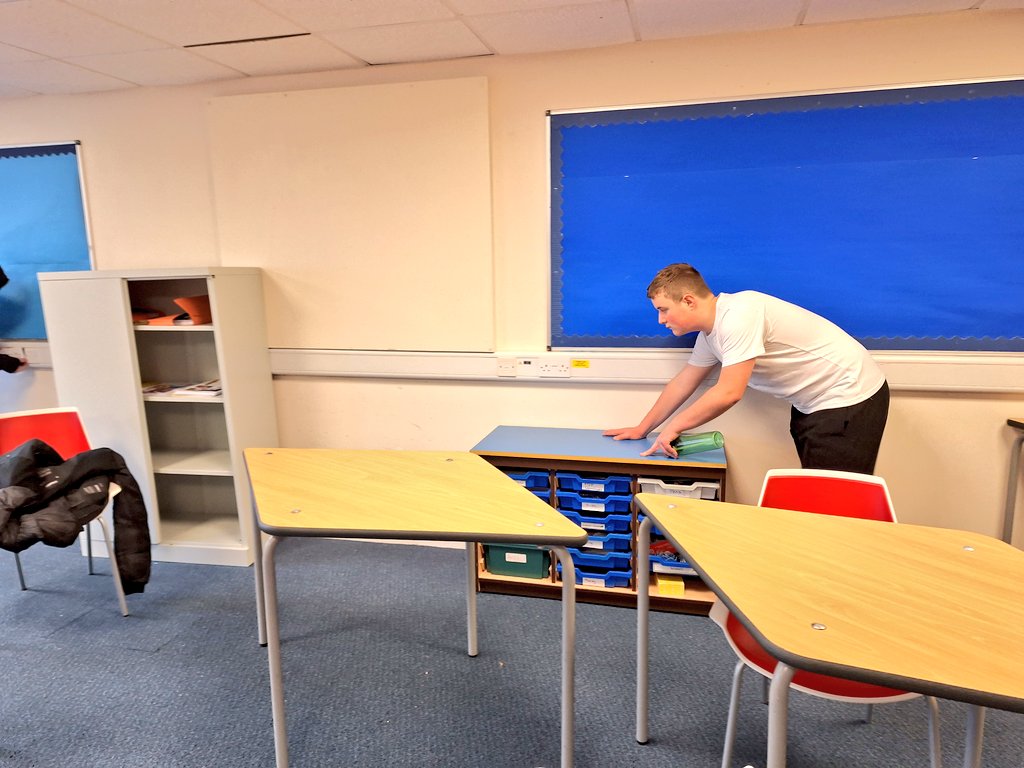 MrsEdwards_IWBS's tweet image. These boys showed fantastic initiative and collaborative working when they decided to tidy and rearrange their classroom. "Heavy work" like this is also a brilliant way to support regulation of the nervous system. The boys had a real sense of pride afterwards. #watchusgrow