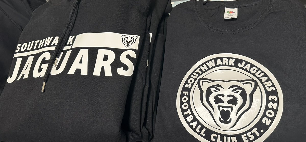 LPESSN's tweet photo. 🤩 Looking forward to seeing these on the sidelines on Sunday.
Do you fancy joining our Jaguars and wearing our merch around town?
Feel free to get in touch.
#Jaguars #southwarkjaguars #girlsfootball https://t.co/SgVUpwL0Am