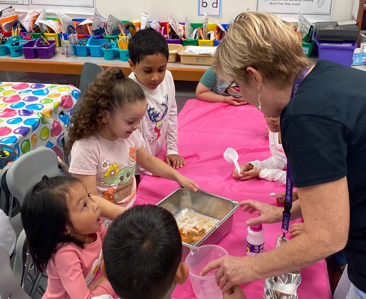 Pumpkin science stations in <a href="/SugarlandES/">Sugarland Elementary</a> kindergarten. Such fun measuring, counting &amp; recording pumpkin data 🎃 <a href="/misstroup/">Alea Troup</a> <a href="/MathWithMaloney/">Melinda Maloney</a> <a href="/sorrymsjacksonw/">Whitney Jackson</a>