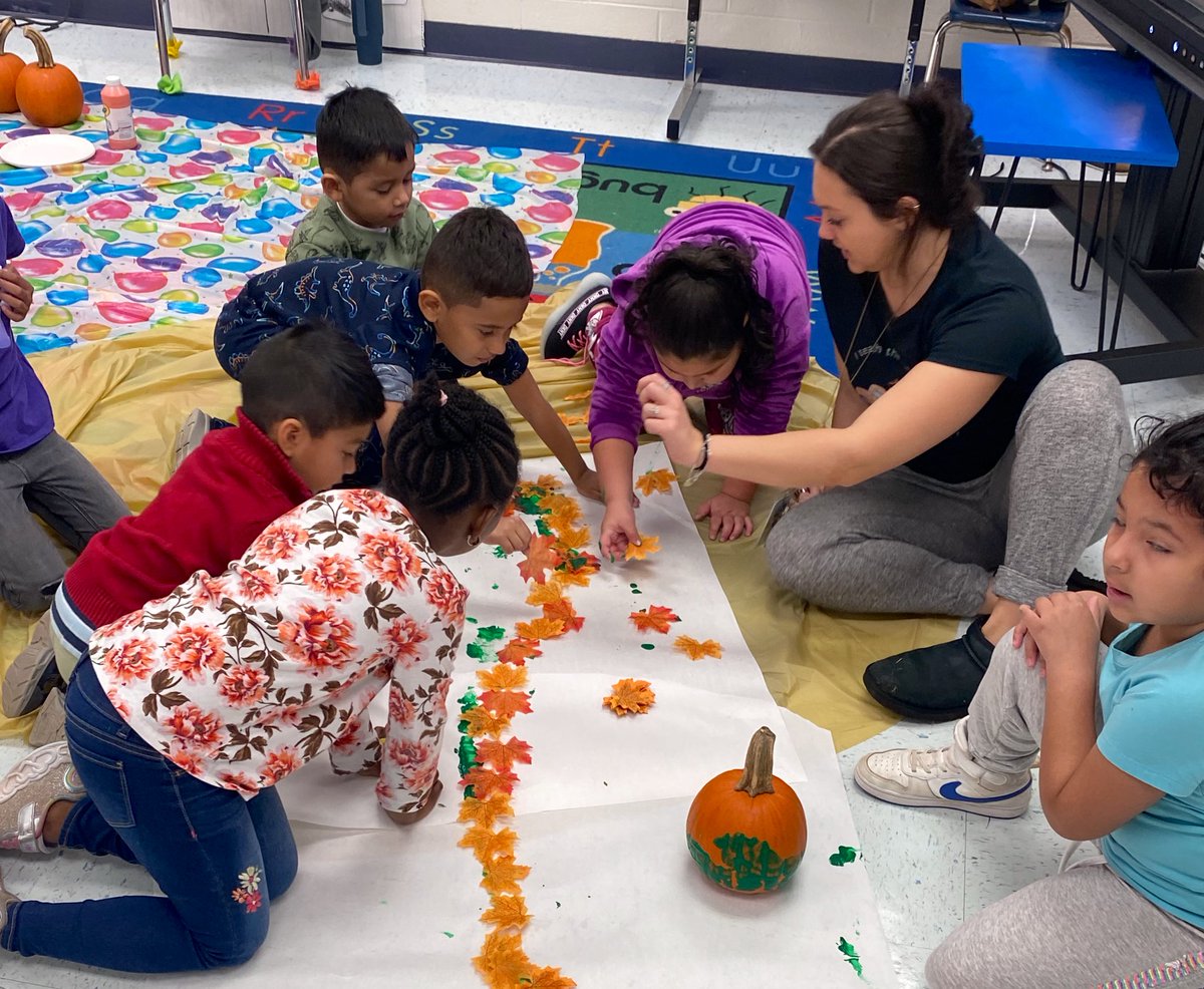 Dr_Mihalik's tweet photo. Pumpkin science stations in @SugarlandES kindergarten. Such fun measuring, counting &amp; recording pumpkin data 🎃 @misstroup @MathWithMaloney @sorrymsjacksonw https://t.co/2Yn4OXwZzP