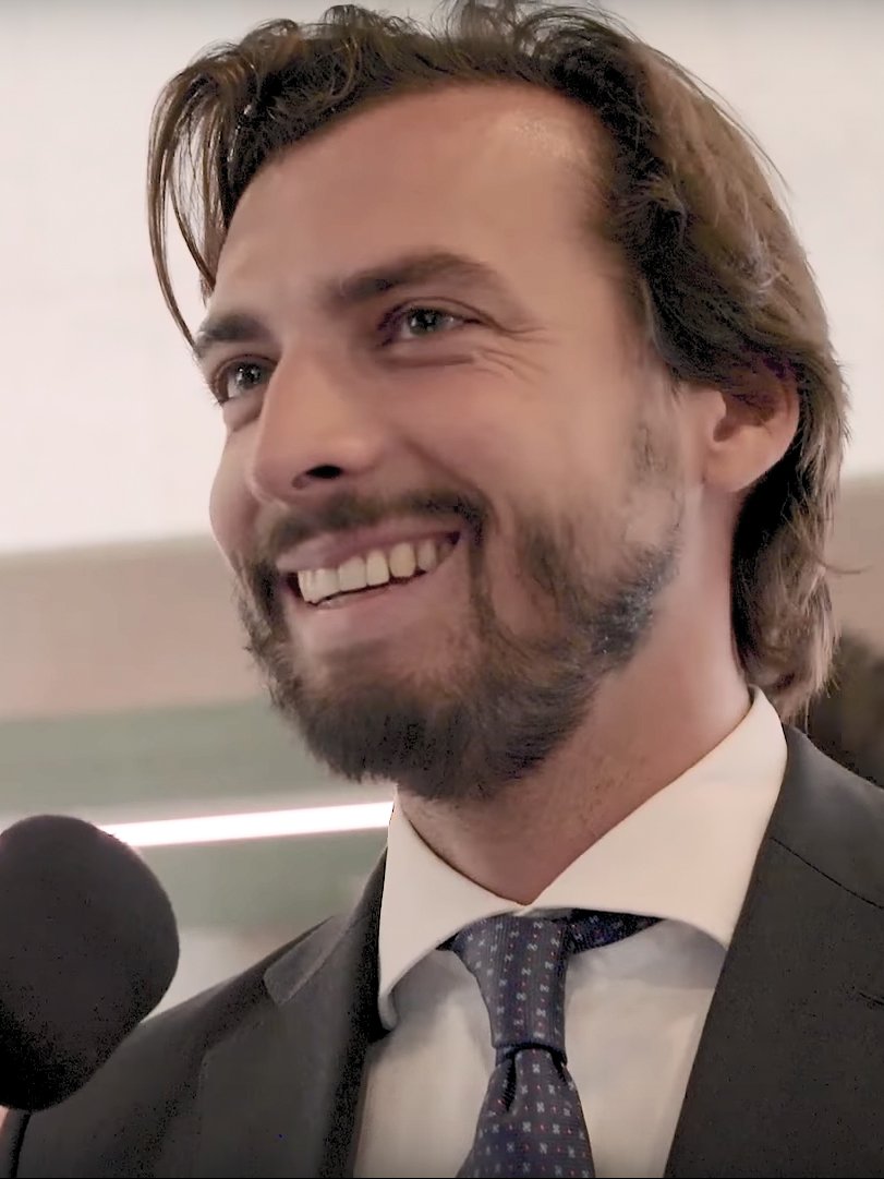 KAFKA_Dev's tweet photo. Thierry Baudet is net AANGEVALLEN door een antifa-gek (moderne fascist). Politie stond erbij en keek er naar! We moeten dit NIET accepteren! 

Doe een ♥️ &amp; RT als je Baudet steunt! https://t.co/1xYFSSH0WA