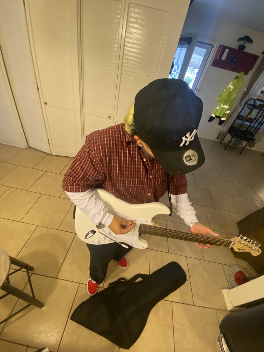 lurkinrob3rt's tweet photo. got so much love to spread man I just want the WORLD to kno https://t.co/KJFSxunczJ