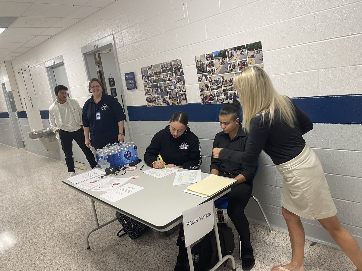 NHREC_CTE_BF's tweet photo. The fall blood drive is in full swing! Join us in giving the gift of life this season. Your donation can make a huge difference. #FallBloodDrive #DonateLife #NHRECCTE #LeadBoldly #WeAreNewHorizons
@NHREC_VA @RedCross https://t.co/kyXV4b1jDQ