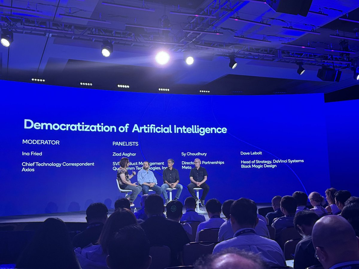 bobodtech's tweet photo. Interesting discussion on the implications of #AI and #GenerativeAI here at @Qualcomm’s #SnapdragonSummit with @inafried @ziad_asghar @DaveLebolt and Sy Choudhury https://t.co/oSs1Uvbm8r