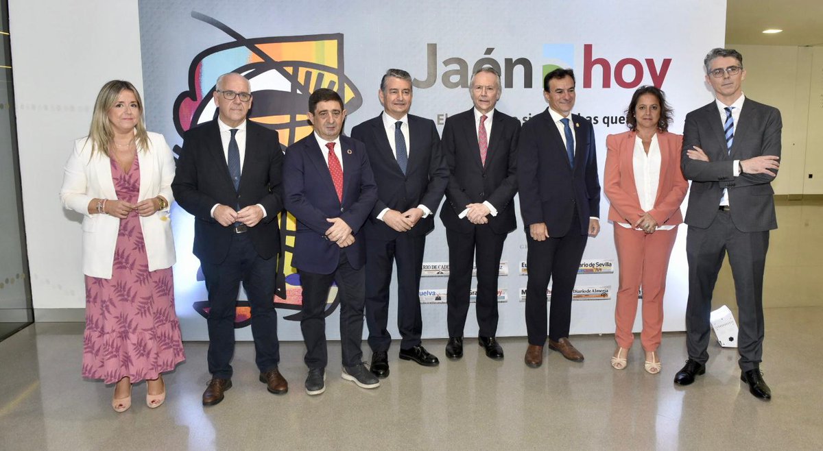 JaenHoy (@jaenhoydiario) on Twitter photo <a href="/grupojoly/">Grupo Joly</a> <a href="/dipujaen/">Diputación de Jaén</a> <a href="/pacoreyesm/">Paco Reyes</a> 📸 ¡Muchas gracias a todas las autoridades, y a las más de 400 personas, que nos han acompañado en nuestra presentación oficial!
Y a partir de este mismo instante... ¡nos leemos en jaenhoy.es!
#NaceJaénHoy <a href="/grupojoly/">Grupo Joly</a> <a href="/dipujaen/">Diputación de Jaén</a> <a href="/pacoreyesm/">Paco Reyes</a> 📸 ¡Muchas gracias a todas las autoridades, y a las más de 400 personas, que nos han acompañado en nuestra presentación oficial!
Y a partir de este mismo instante... ¡nos leemos en jaenhoy.es!
#NaceJaénHoy
