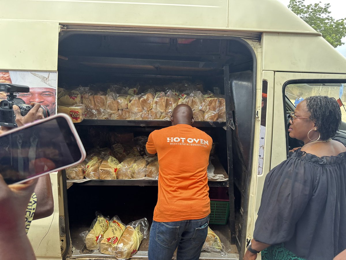 Owner of the popular and delicious Hot Oven bakery was here to serve it hot as she loves to do it. 

Mum, the 650 people you fed this morning at the Mepe RC Camp are absolutely grateful. 

God bless. 🙏🏾